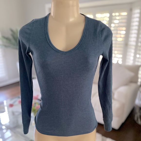 Blue v neck t shirt - Picture 1 of 3